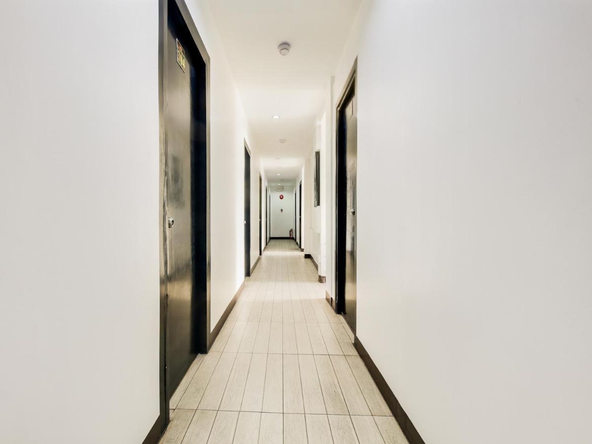 Oyo 895 Golden Majestic Pension Inn Manila Luaran gambar