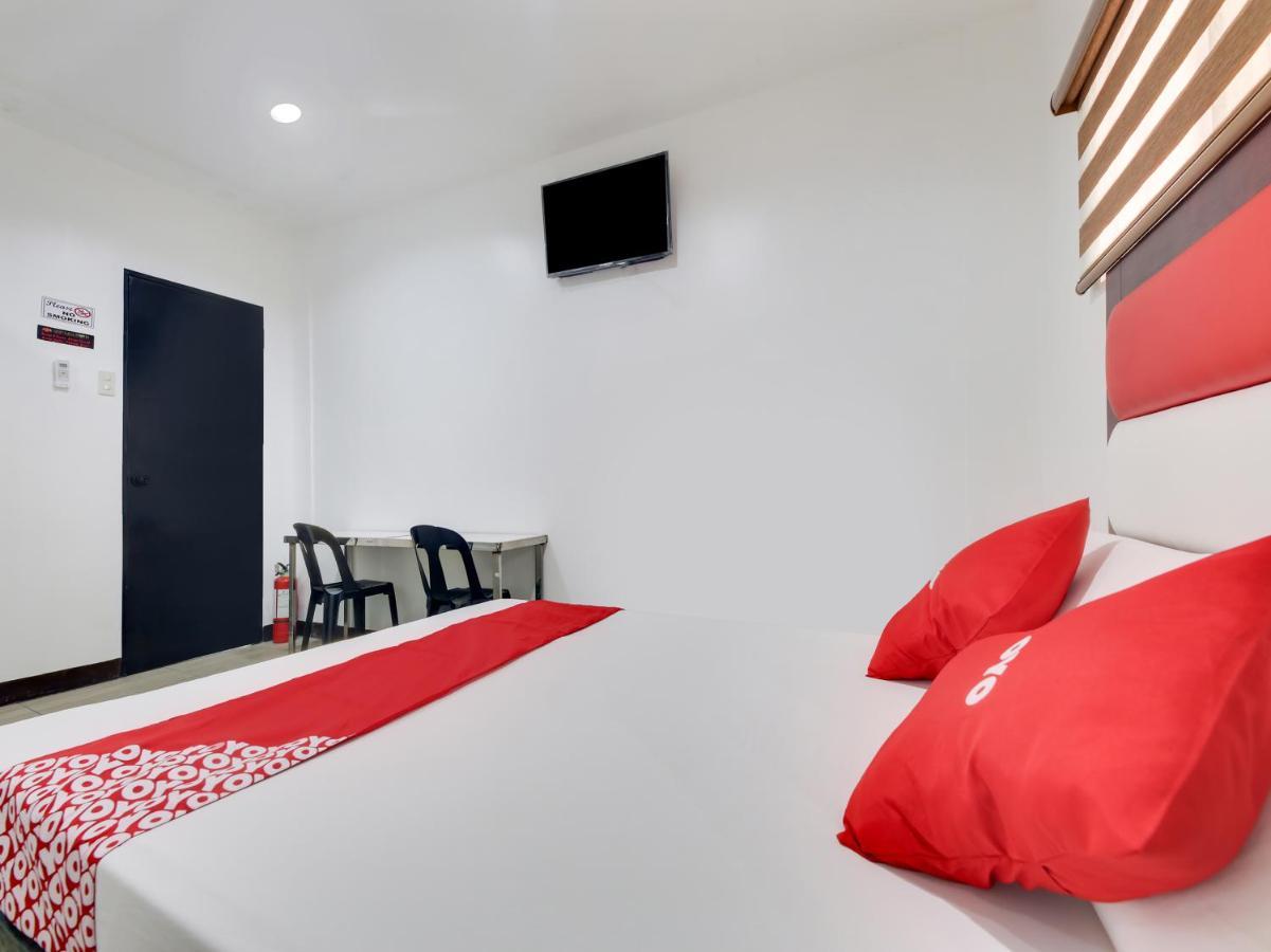 Oyo 895 Golden Majestic Pension Inn Manila Luaran gambar